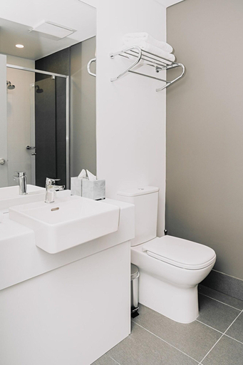 Bathroom 10