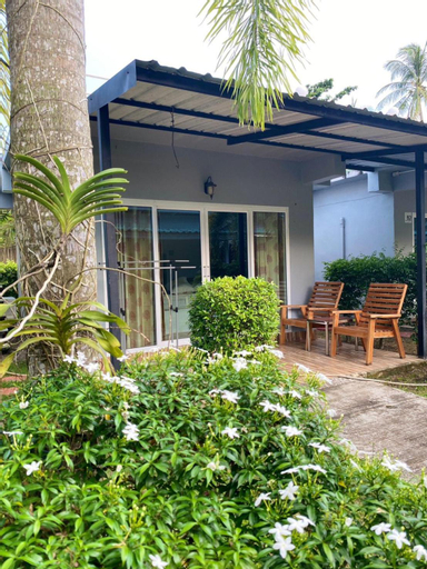 Exterior 9