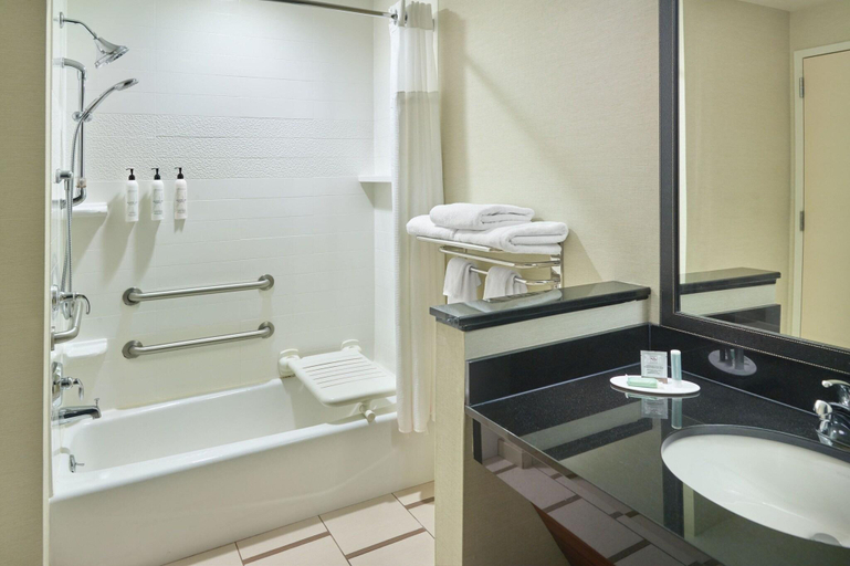 Bathroom 4, Fairfield Inn & Suites Jackson, Madison