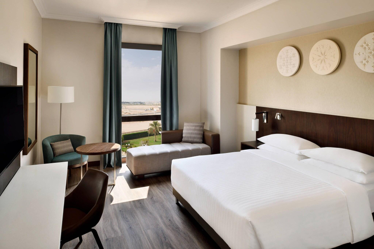 Bedroom 3, Riyadh Airport Marriott Hotel