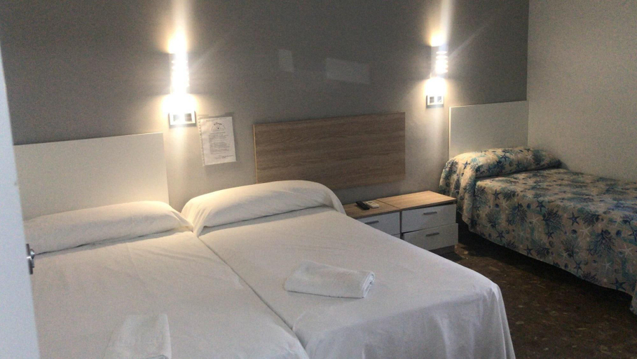 Bedroom 2, Village Ayamonte Rooms, Huelva