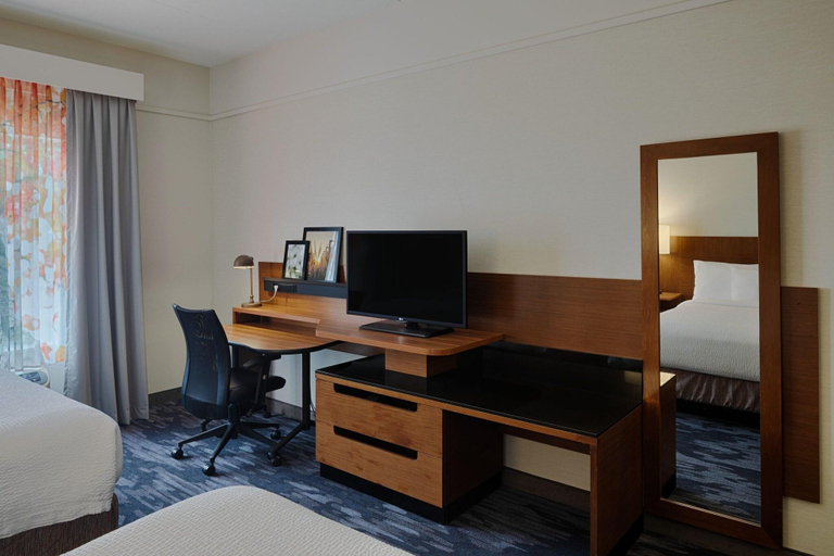 Bedroom 3, Fairfield Inn & Suites Columbus Airport, Franklin