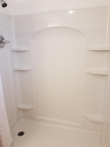 Bathroom 2, Raine Motel, Cherry