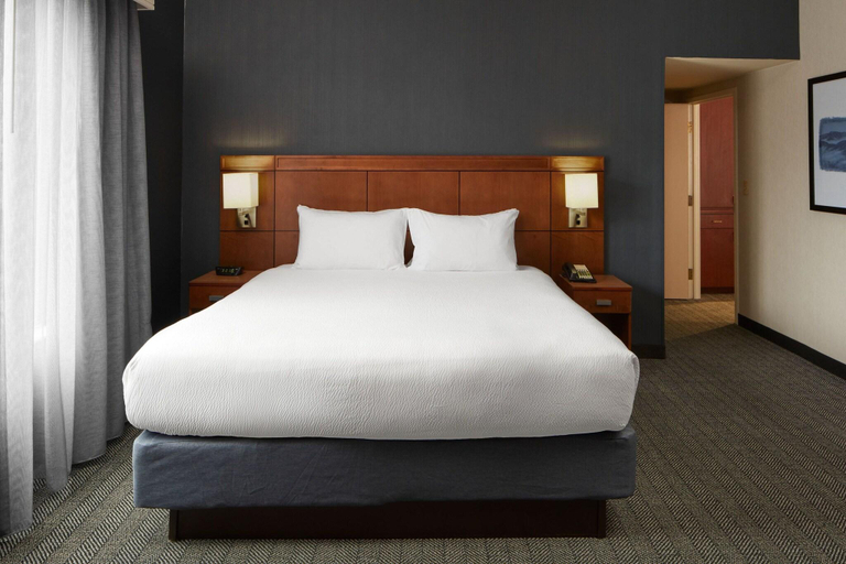 Bedroom 3, Courtyard by Marriott Charlottesville - University Medical Center, Charlottesville