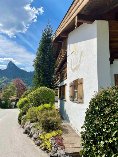 Exterior & Views 2, Haus Lesch - Stilvolle Appartements mit tollem Bergblick in Kreuth am Tegernsee, Miesbach