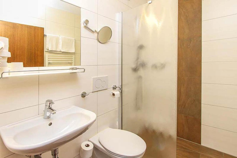 Bathroom 3, Gasthof Bad Hochmoos, Zell am See