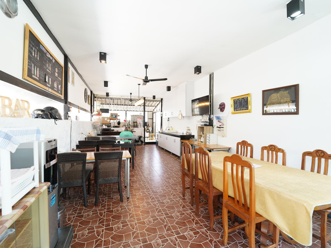 Food & Drinks 5, RoomQuest One Bangsaray, Sattahip