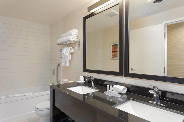 Bathroom 4, Fairfield Inn & Suites Belleville, Hastings