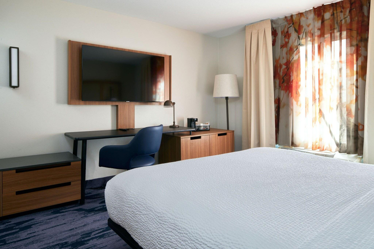 Bedroom 3, Fairfield Inn & Suites San Bernardino, San Bernardino