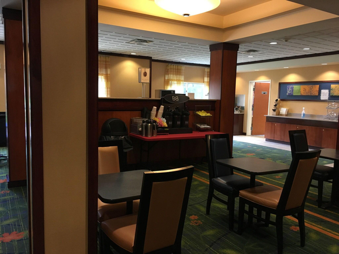 Food & Drinks 5, Fairfield Inn & Suites Frankfort, Franklin