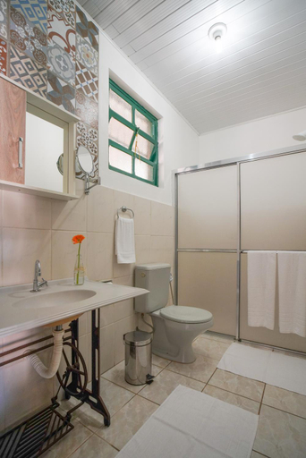 Bathroom, Mala & Tudo Pousada, Torres