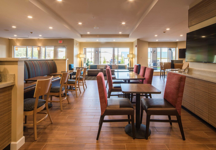 Food & Drinks 5, TownePlace Suites Cleveland, Bradley