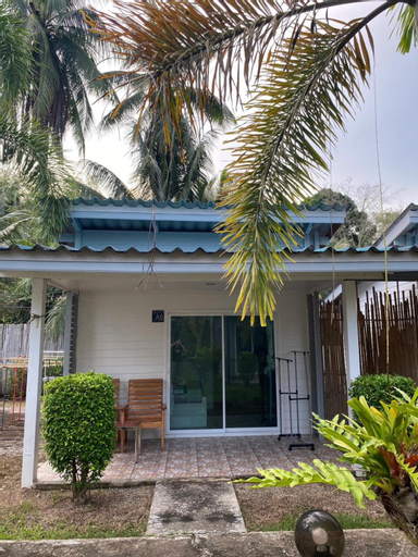 Exterior 11