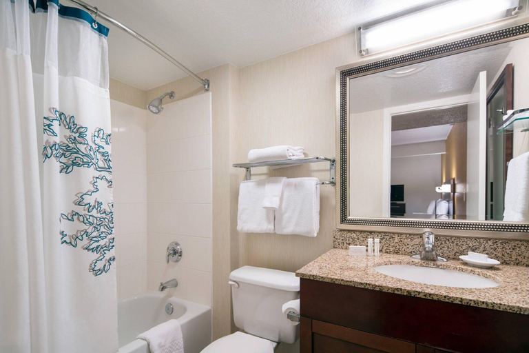 Bathroom 4, Residence Inn Long Beach, Los Angeles