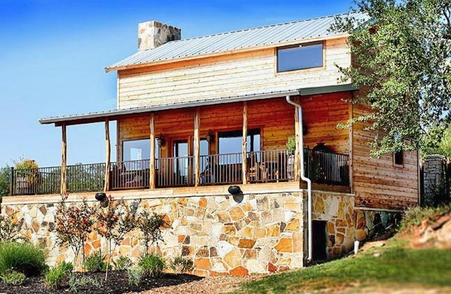 Exterior & Views, Hideout on the Horseshoe, Comal