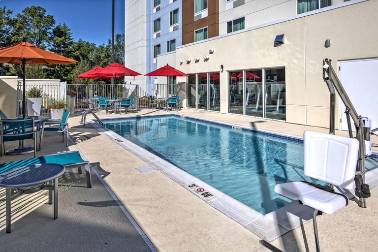 Sport & Beauty, TownePlace Suites by Marriott Auburn, Lee