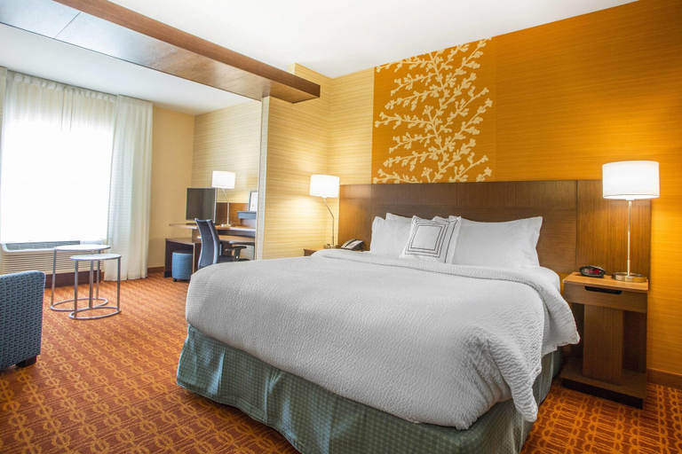 Bedroom 3, Fairfield Inn & Suites Waterloo Cedar Falls, Black Hawk
