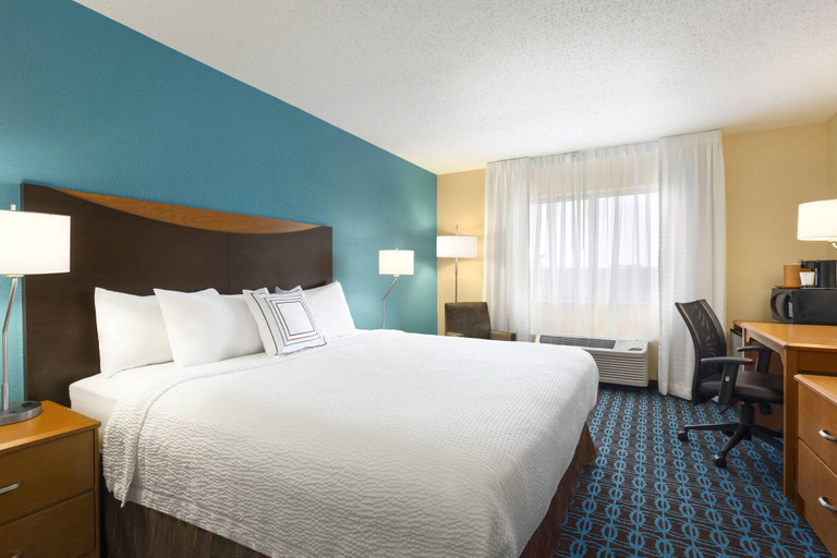 Bedroom 3, Fairfield Inn Saginaw, Saginaw
