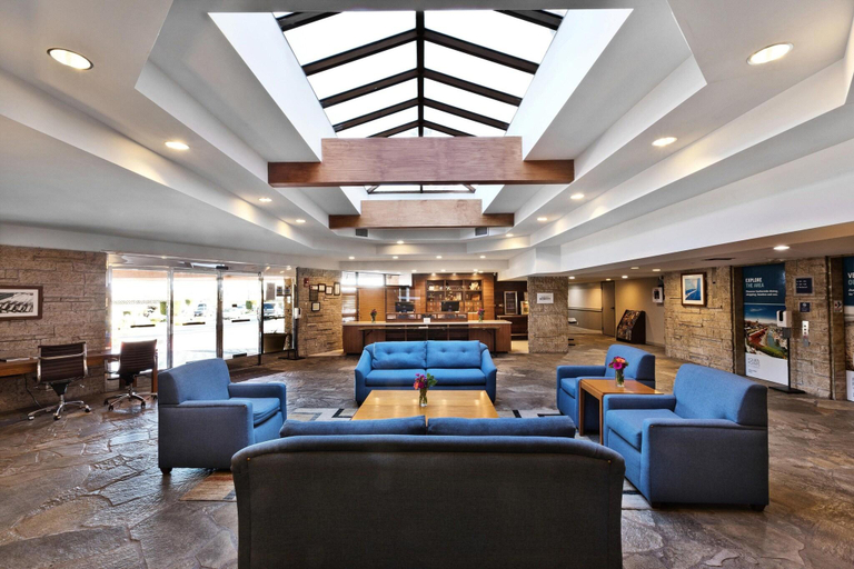Public Area 3, Four Points by Sheraton Ventura Harbor Resort, Ventura