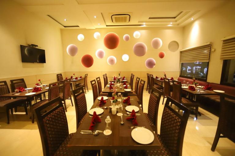 Food & Drinks 3, Hotel Amrapali Grand, Delhi