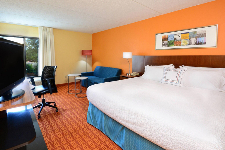 Bedroom 4, Fairfield Inn & Suites Winston-Salem Hanes Mall, Forsyth
