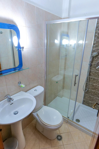 Bathroom 3, Divo Palace Hotel, Sarandës