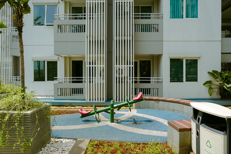 Exterior & Views 2, Comfy and Homey 1BR at Sky Terrace Apartment By Travelio, West Jakarta