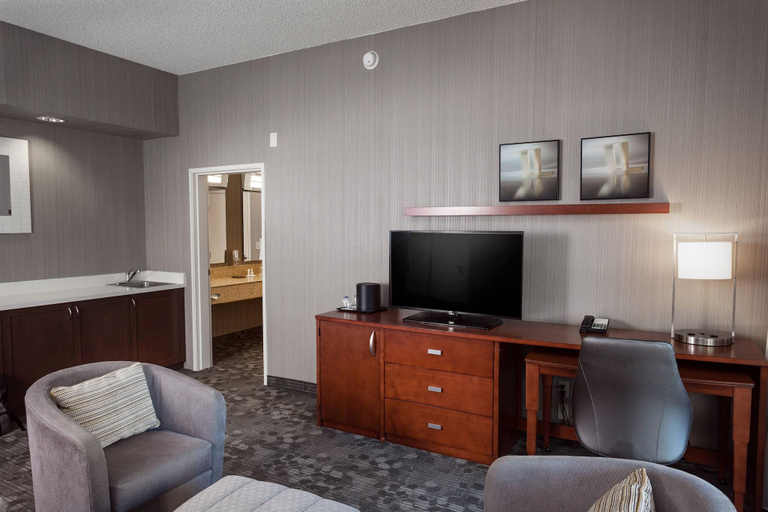 Bedroom 4, Courtyard by Marriott Stockton, San Joaquin
