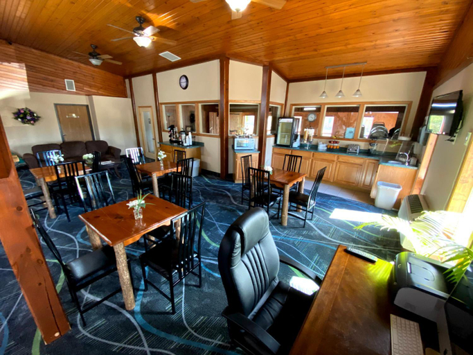 Food & Drinks, Woodland Inn & Suites, Taylor