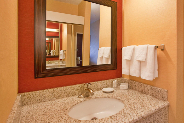 Bathroom 4, Courtyard by Marriott Chicago Southeast/Hammond, Lake
