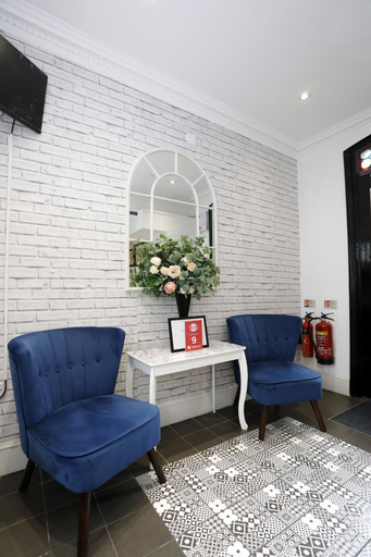 Public Area 2, Bexley Village Hotel, London