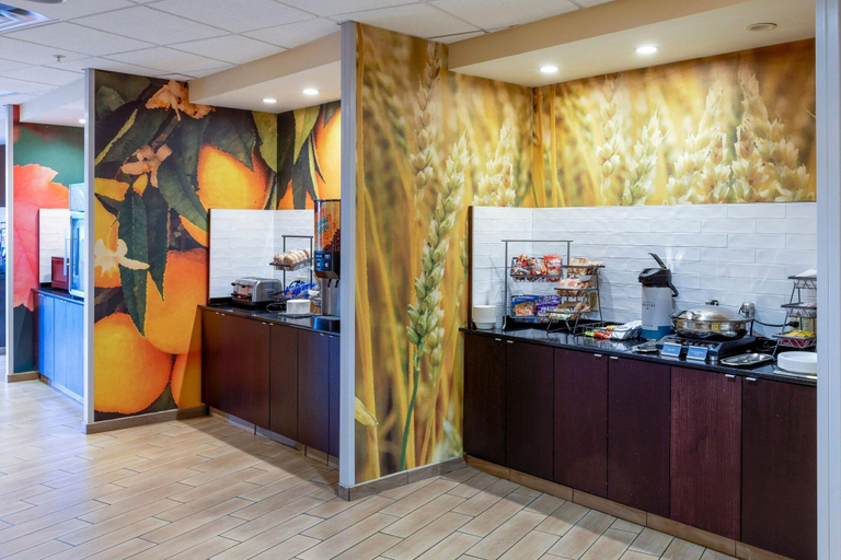 Food & Drinks 5, Fairfield Inn & Suites Edmond, Oklahoma