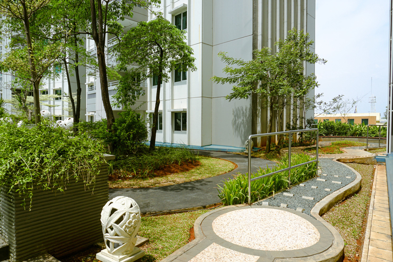 Exterior & Views 3, Comfy and Homey 1BR at Sky Terrace Apartment By Travelio, Jakarta Barat