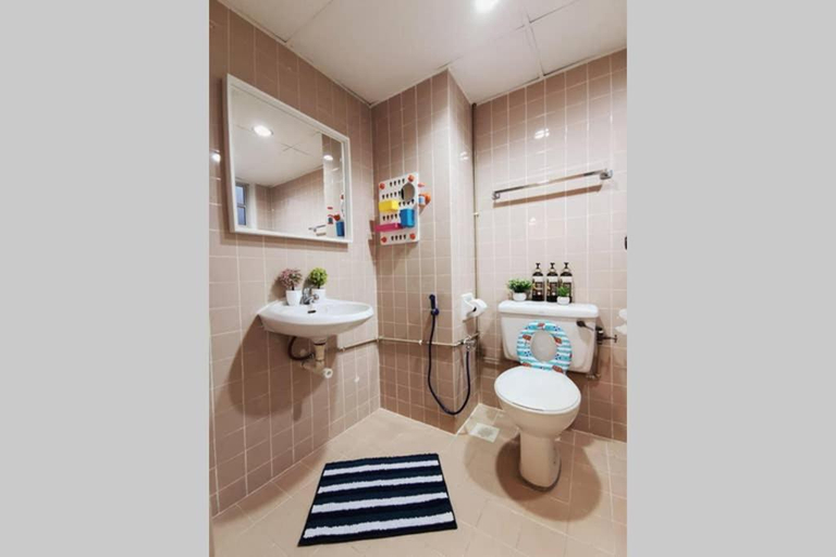 Bathroom 4, EEs Whale House - Homestay 3 min walk to beach, Pulau Penang