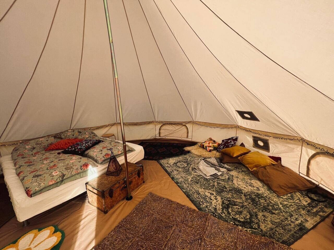Bedroom, SagaCamp ehf, Kõue