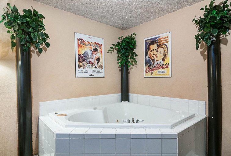 Bathroom 4, Super 8 by Wyndham Benton Harbor/St Joseph, Berrien