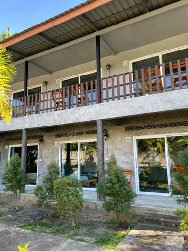 Exterior 10