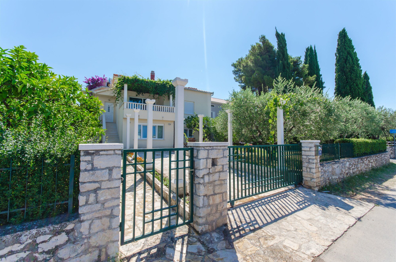 Exterior & Views 2, Villa Maja, Okrug