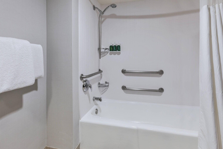 Bathroom 4, Courtyard by Marriott Secaucus Meadowlands, Secaucus