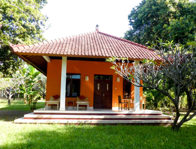 Exterior 8