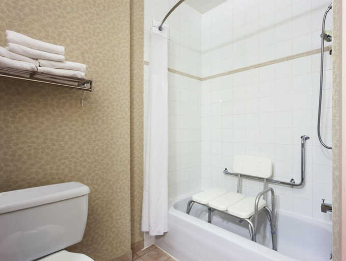 Bathroom 4, SureStay by Best Western Richmond VancouverAirport, Greater Vancouver