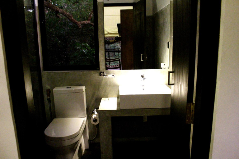 Bathroom 3, The Country House, Bope-Poddala