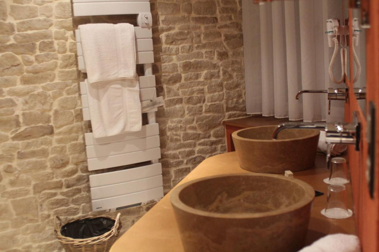 Bathroom 4, Logis Hôtel les 3 Rois, Indre