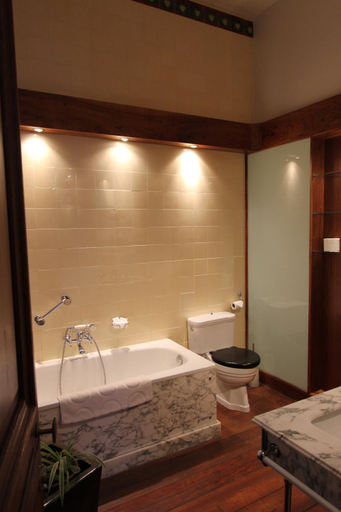 Bathroom 3, Hotel Dufays, Liège