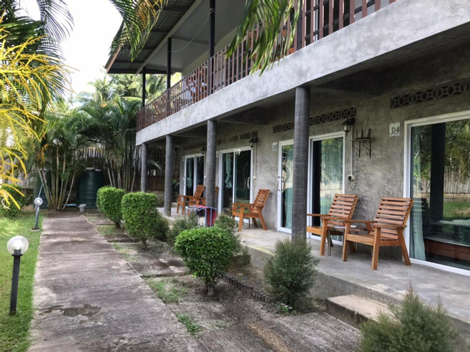 Exterior 17
