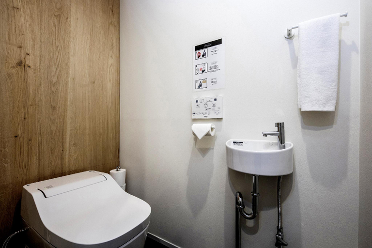Bathroom 3, Japan Sessions | KANZAKI 01, Osaka