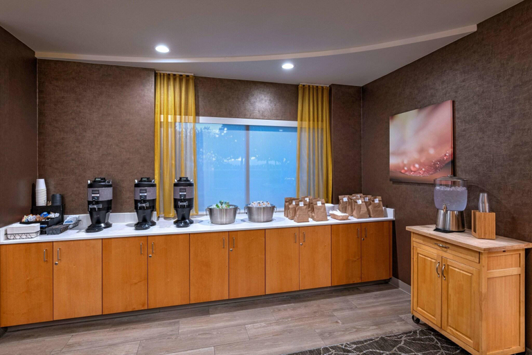 Food & Drinks 5, Springhill Suites Boise, Ada