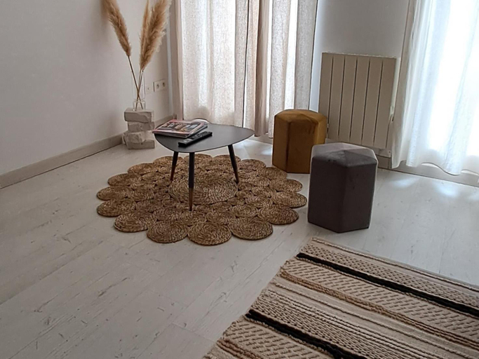 Others 5, Les Arcades Studio Coeur De Ville, Cholet, Wi-fi, Netflix, Canal, Maine-et-Loire