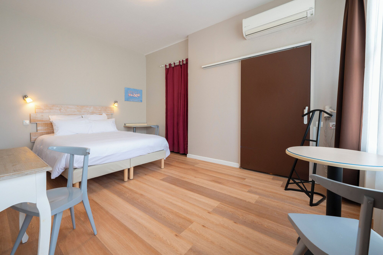 Bedroom 3, Hôtel Les Pins - Oléron, Charente-Maritime