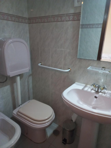 Bathroom 3, Residencial Cabeca da Velha, Seia
